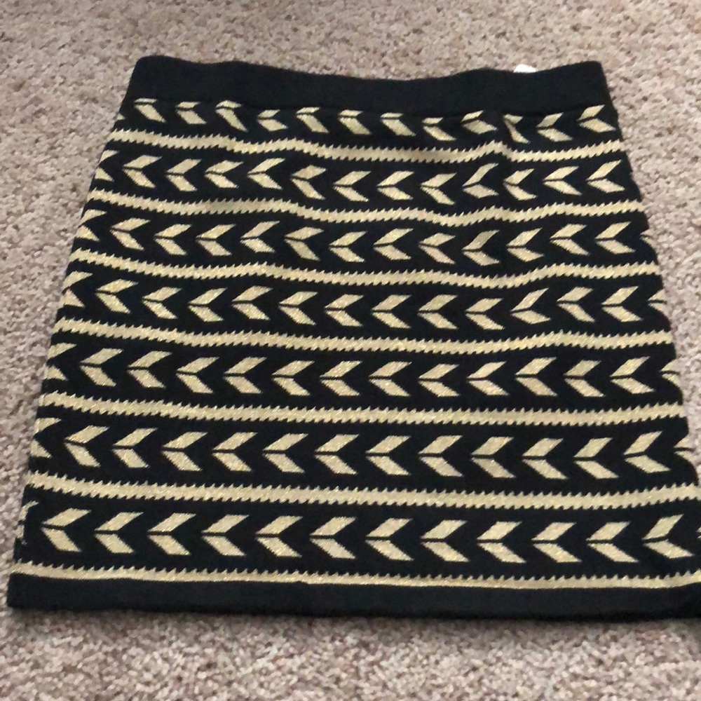 Black and gold mini skirt